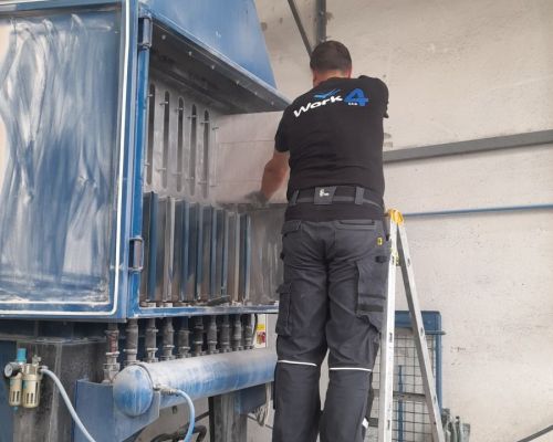 Dodanie a výmena textilných vrecových filtrov na odsávanie prachu, Nitra